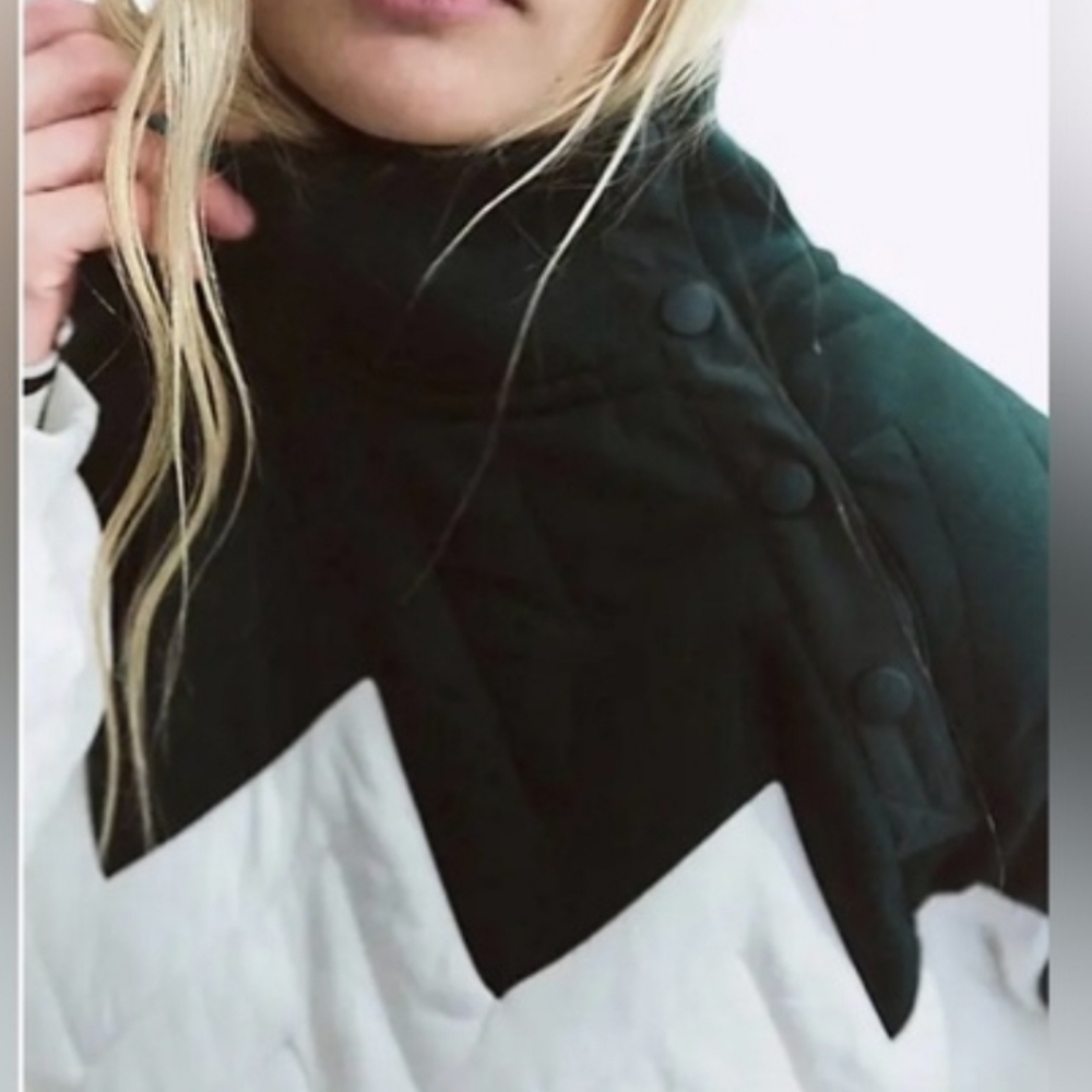 🆕️ Free People Movement Zig Zag Pullover in Evergreen Combo - Picture 3 of 15
